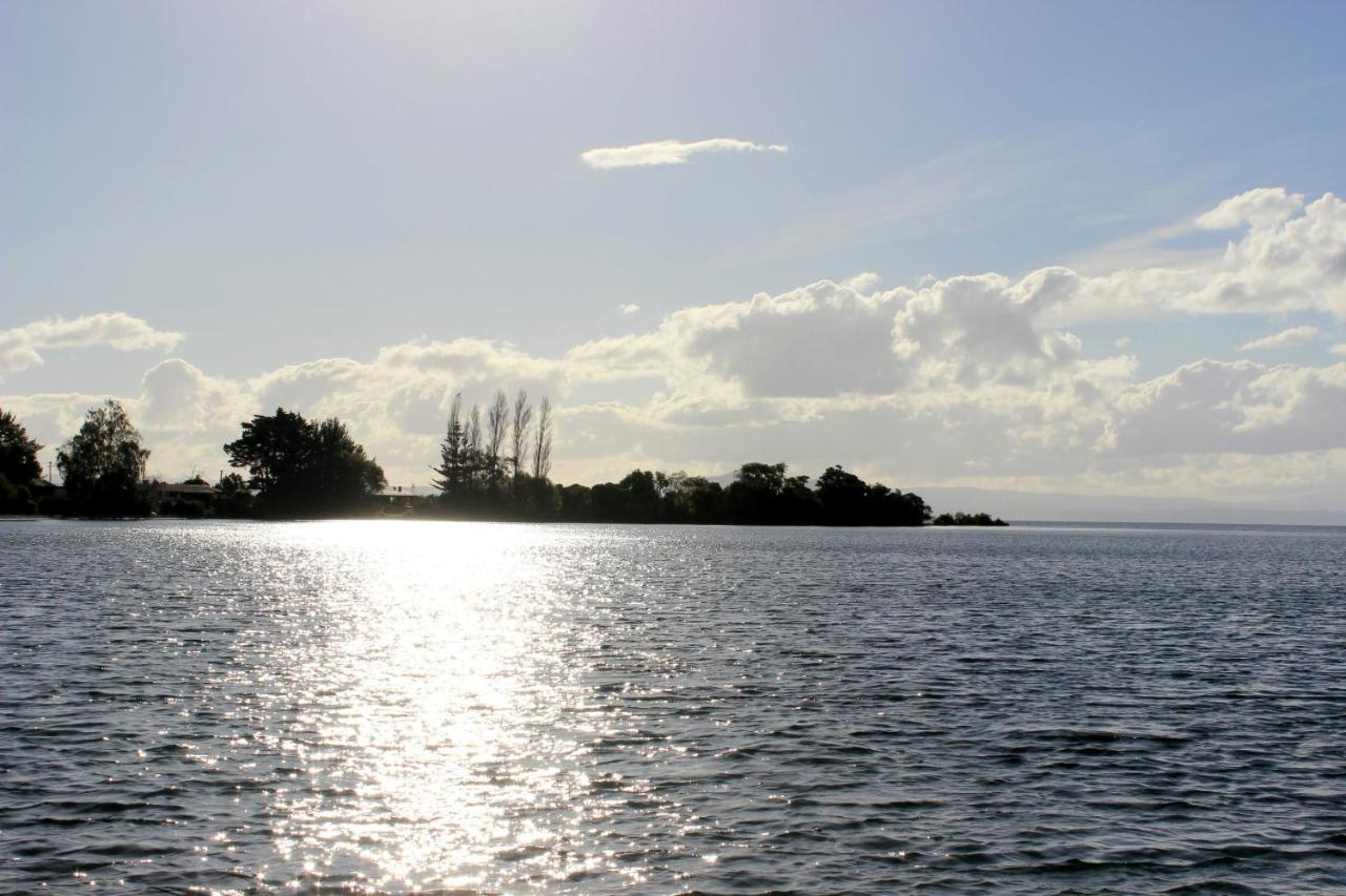 Bram'S Bach Villa Taupo Eksteriør billede