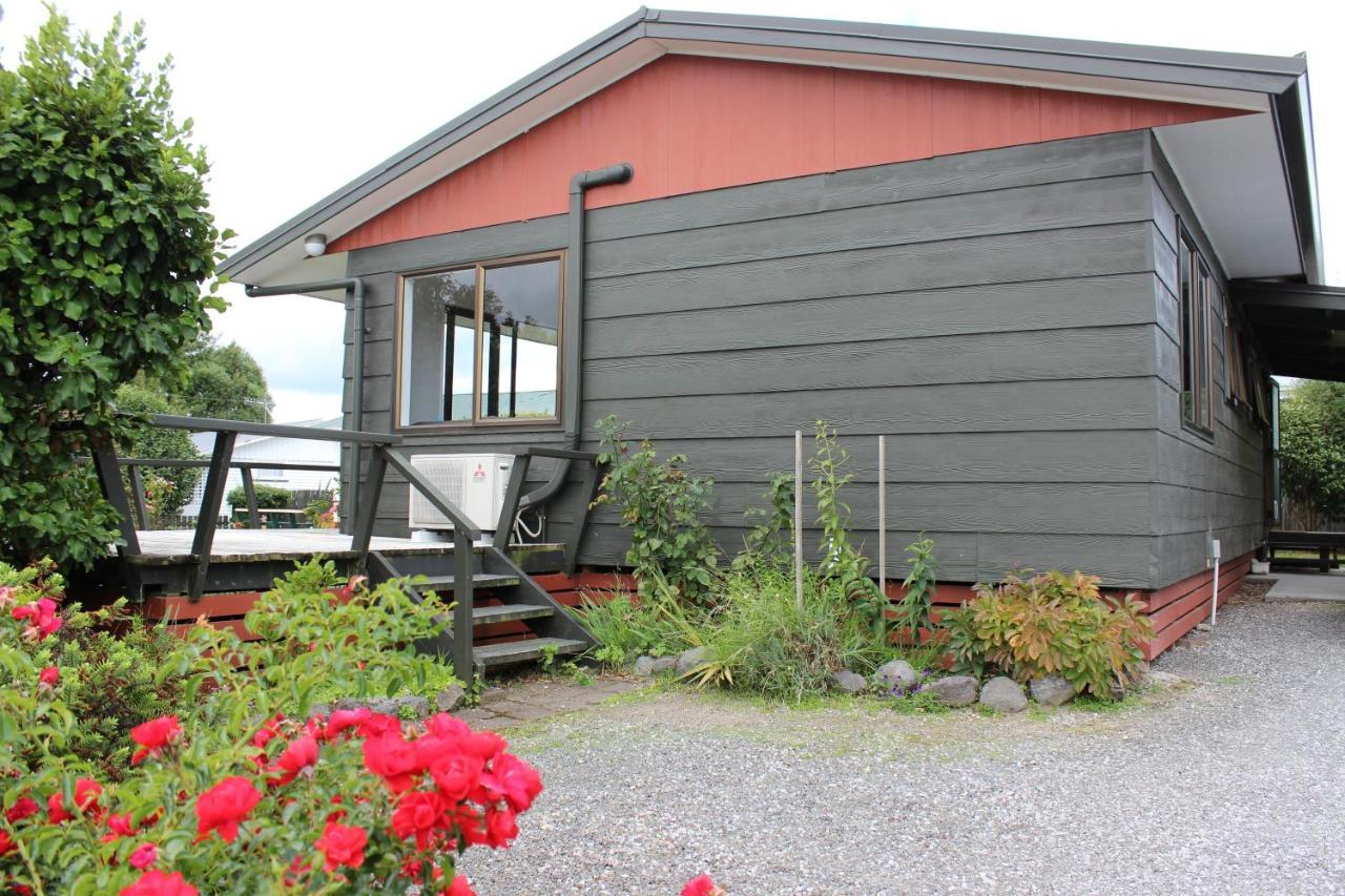 Bram'S Bach Villa Taupo Eksteriør billede